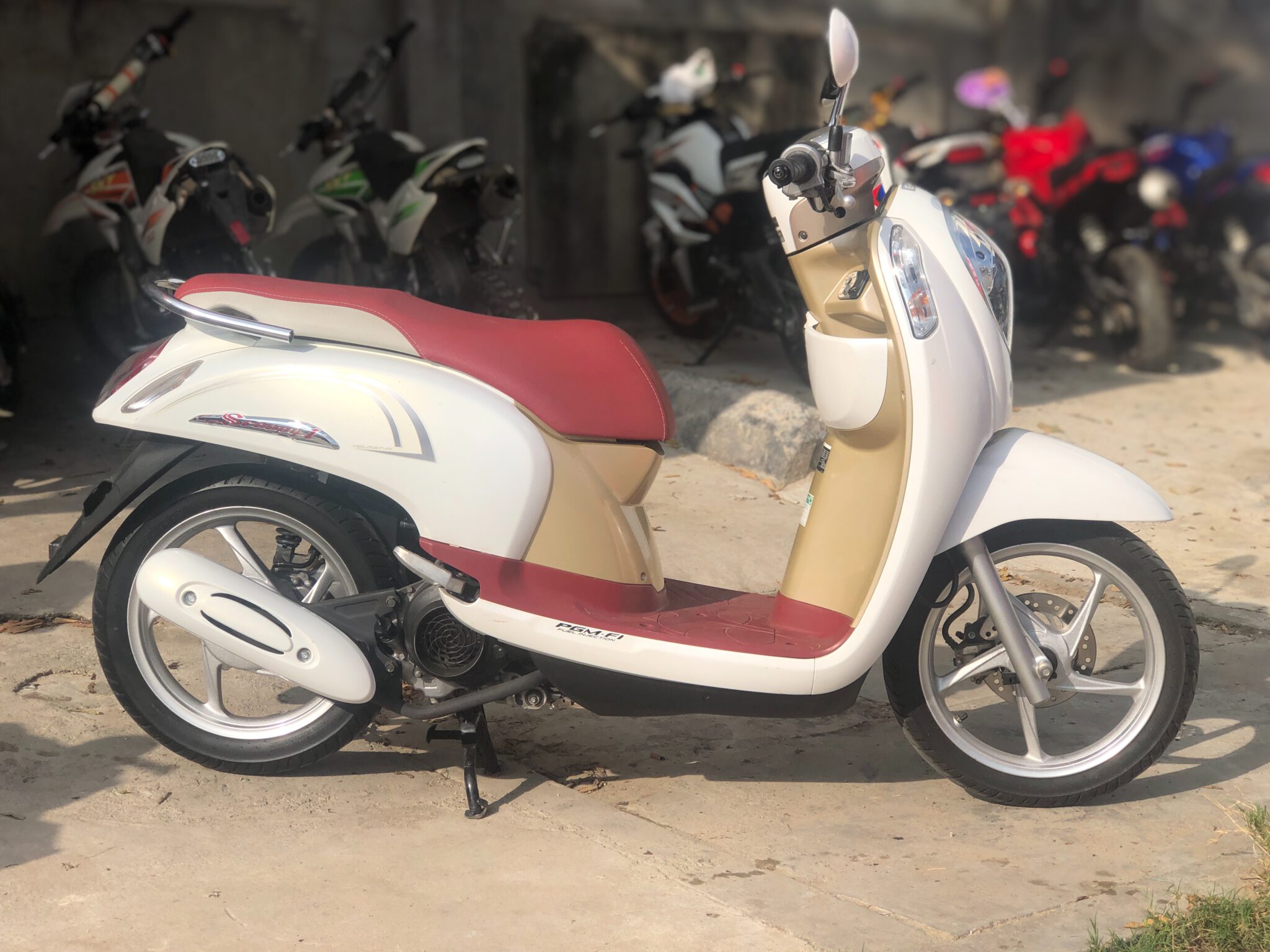 Honda Scoopy 2016