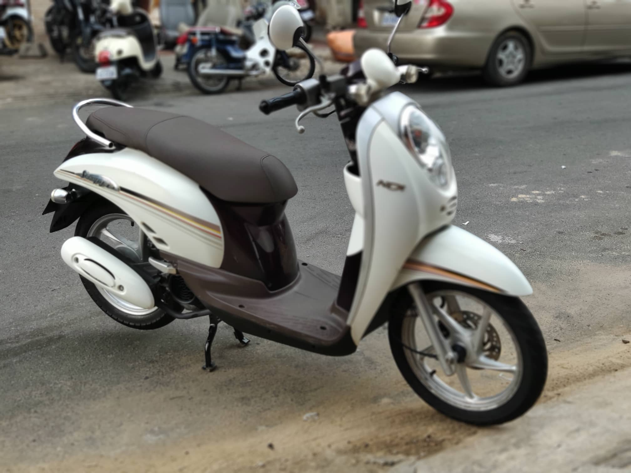 Honda Scoopy 2012