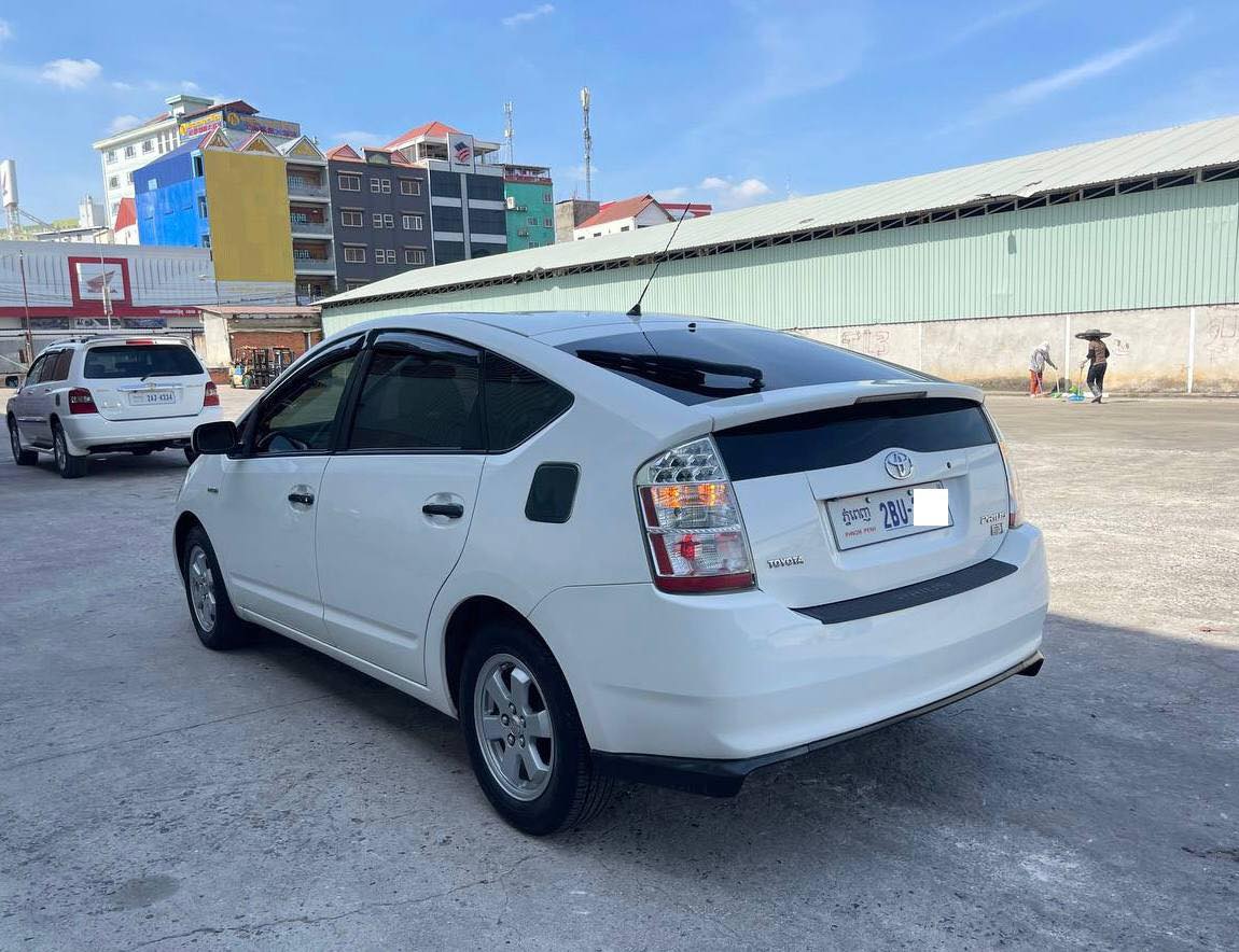 PRIUS 08 ស្លាក់លេខ