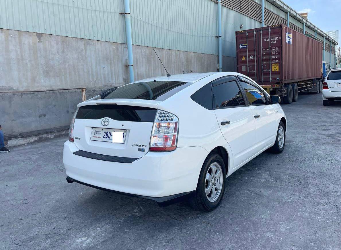 PRIUS 08 ស្លាក់លេខ