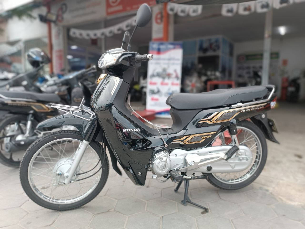 Honda Dream 2024