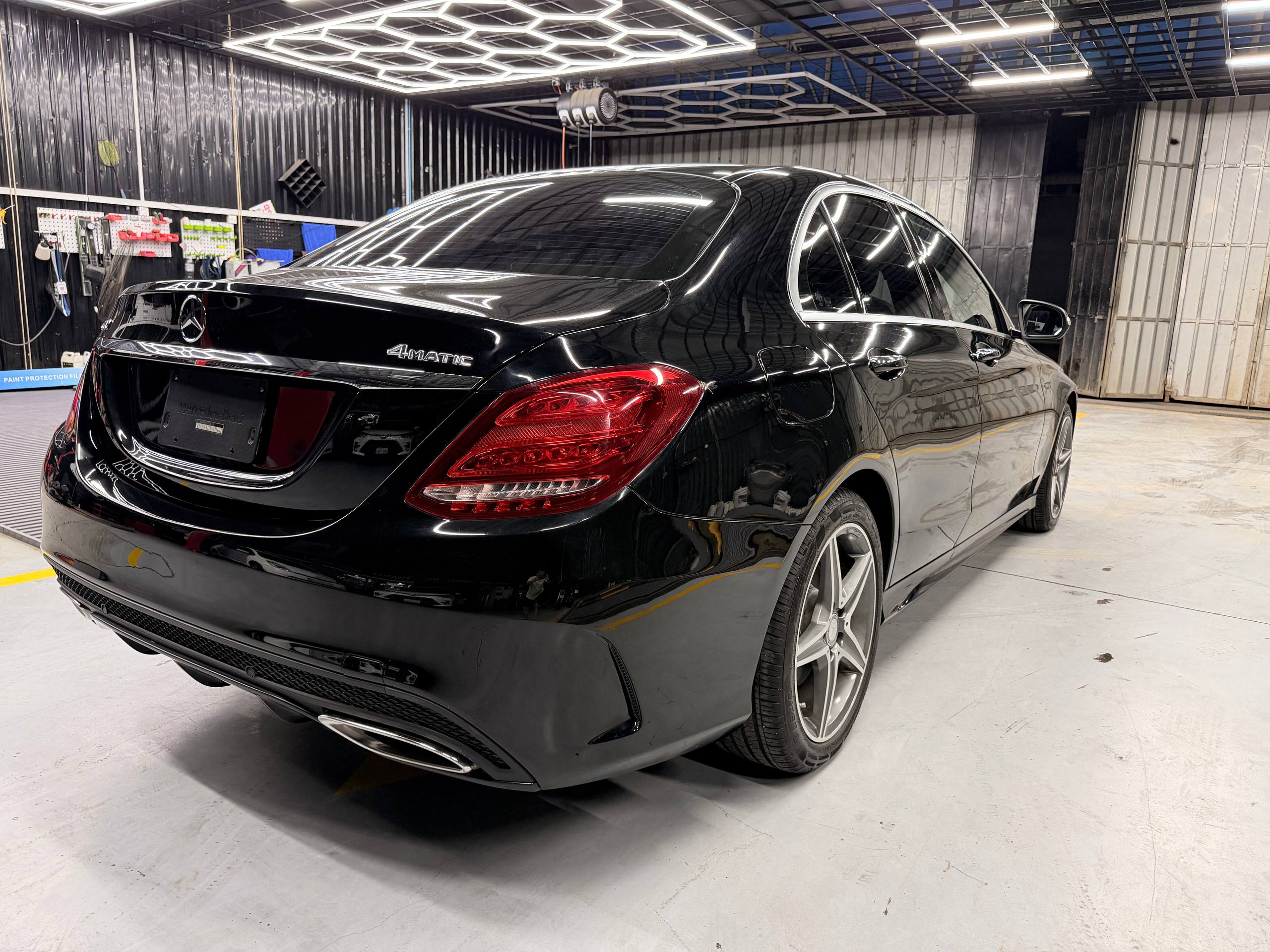 Mercedes-BenzC300