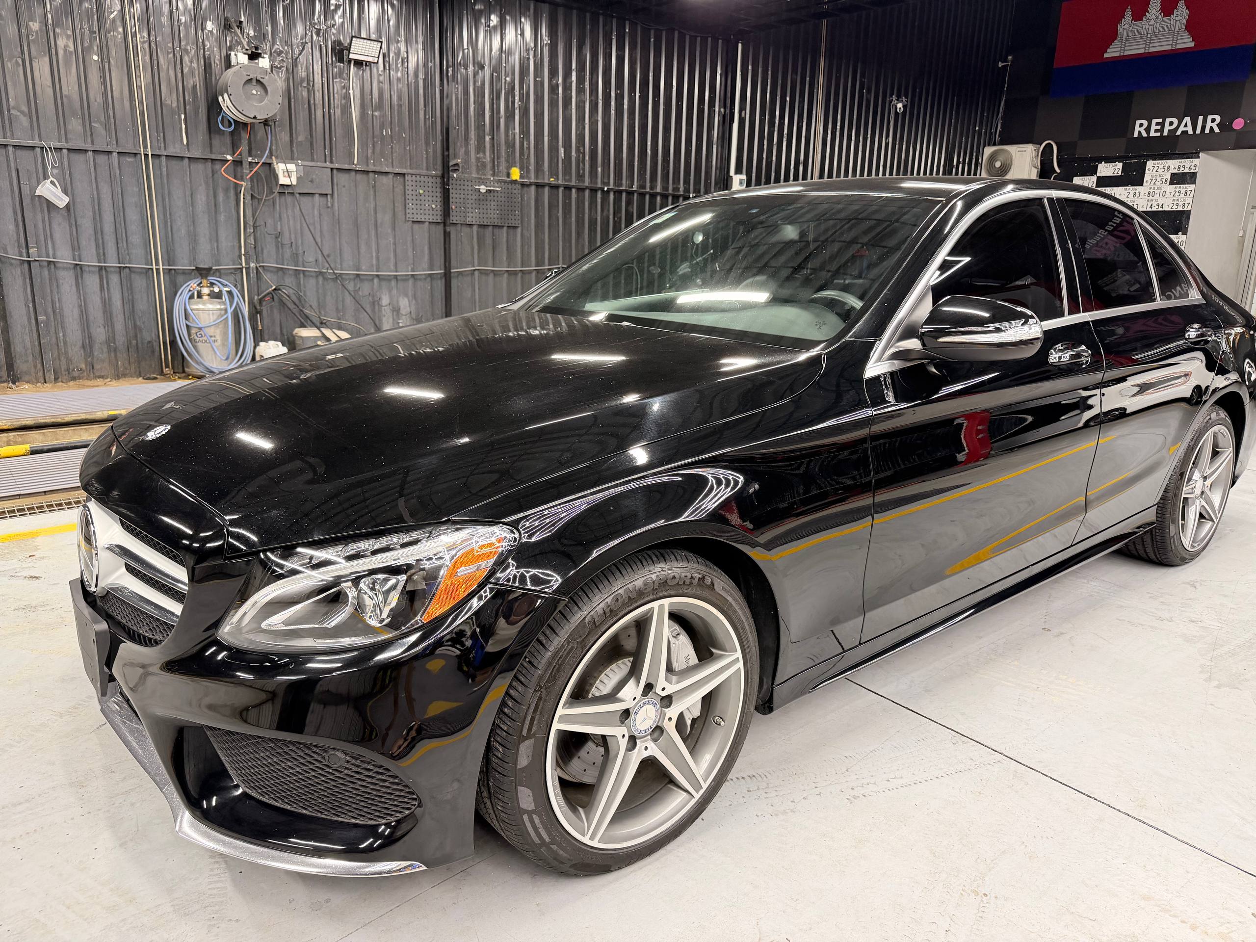 Mercedes-BenzC300