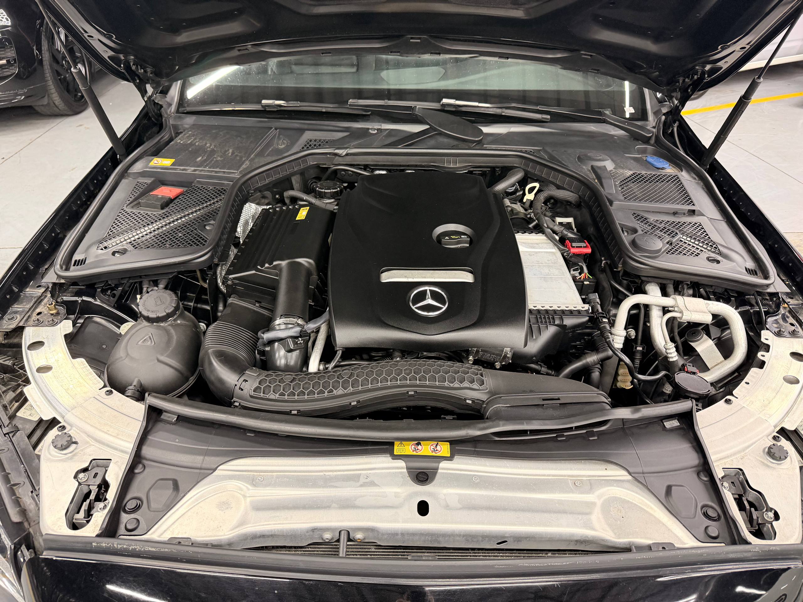Mercedes-BenzC300