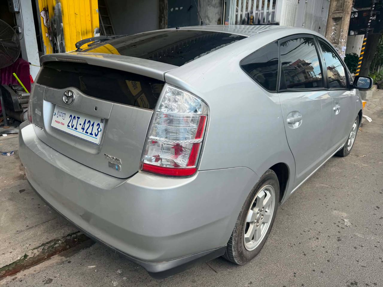 Prius 07 12500$