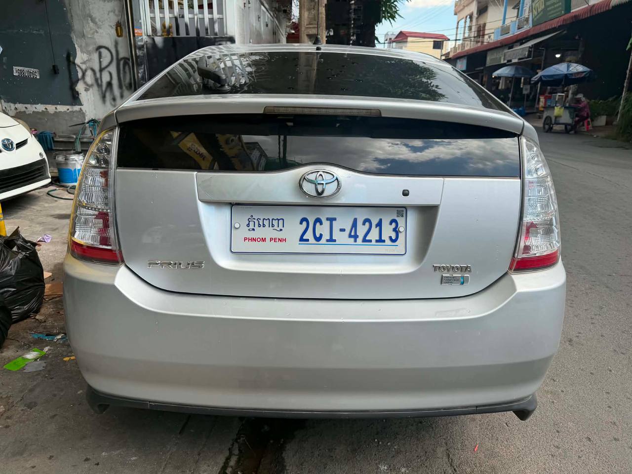 Prius 07 12500$