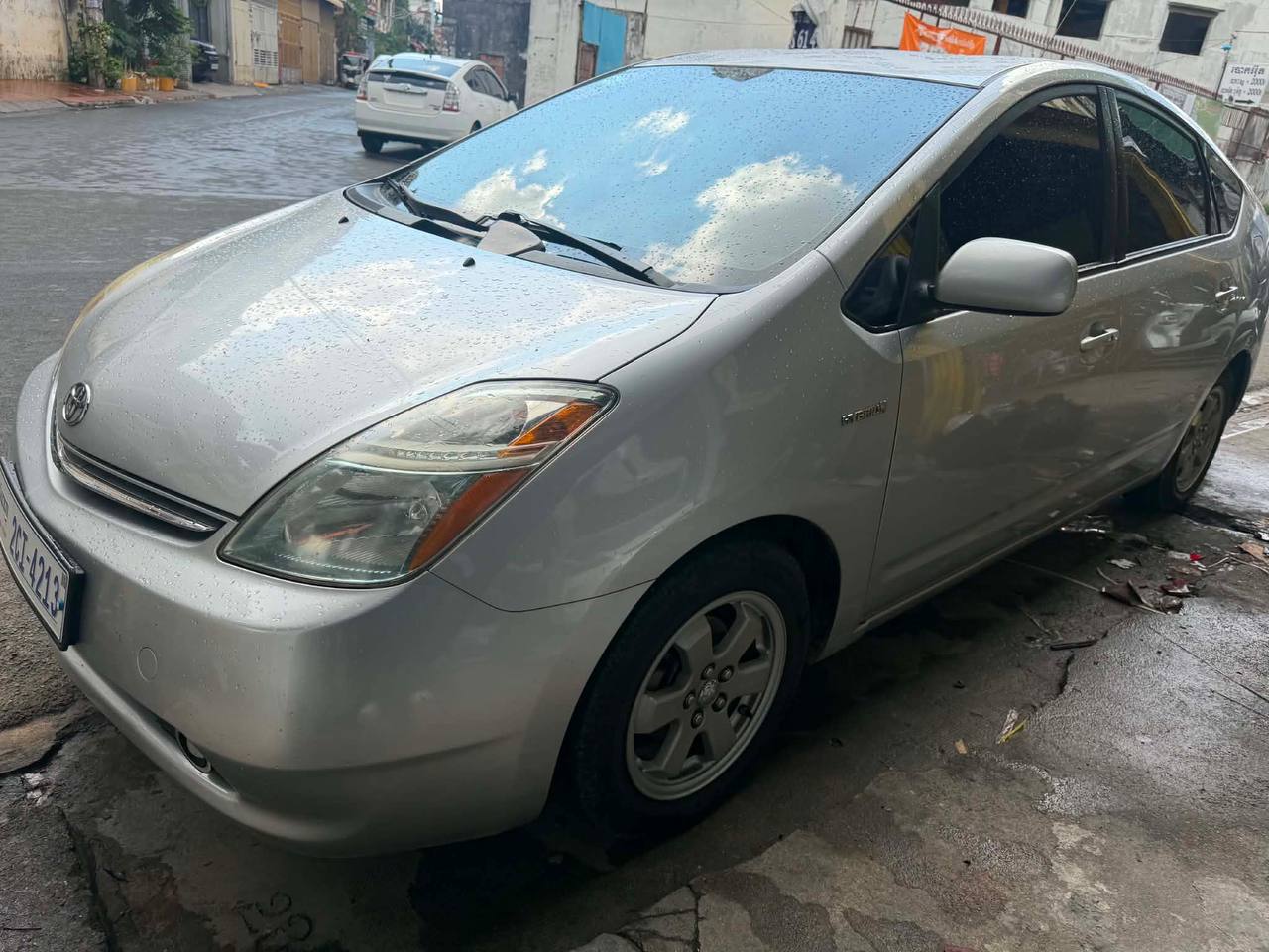 Prius 07 12500$