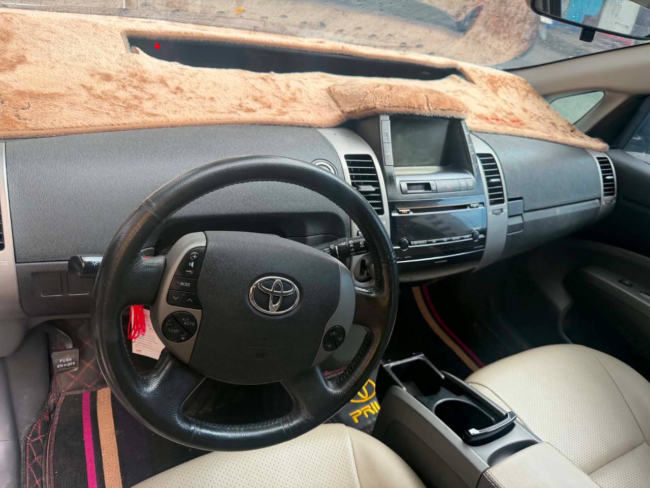 Prius 07 12500$