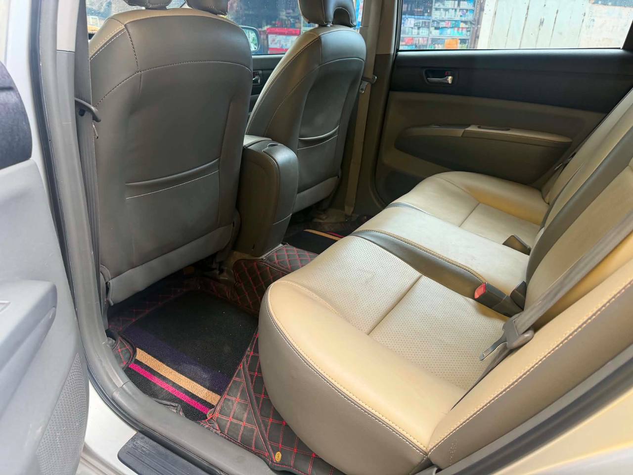 Prius 07 12500$