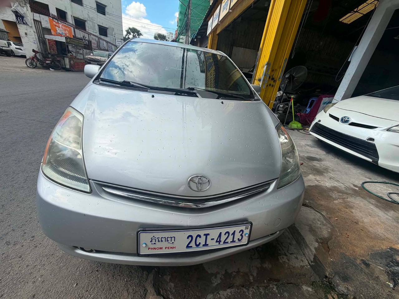 Prius 07 12500$